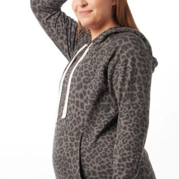 GLYDER Yoga, Athletic, Cozy, rocky Hoodie: Leopard Print Sizes plus 1X or 3X - Picture 2 of 3